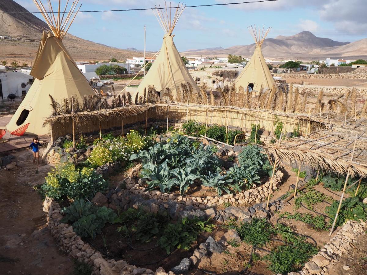 ホテル Teepee Costa ティンダヤ エクステリア 写真
